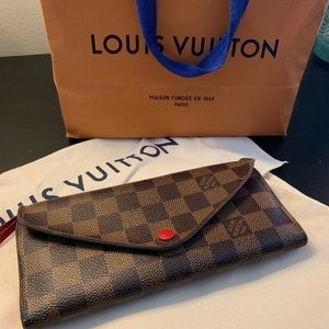 Louis Vuitton Women’s Wallet